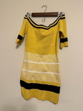 Fashion Nova Yellow Striped Off-Shoulder Fitted Knit Bodycon Dress Size Medium
